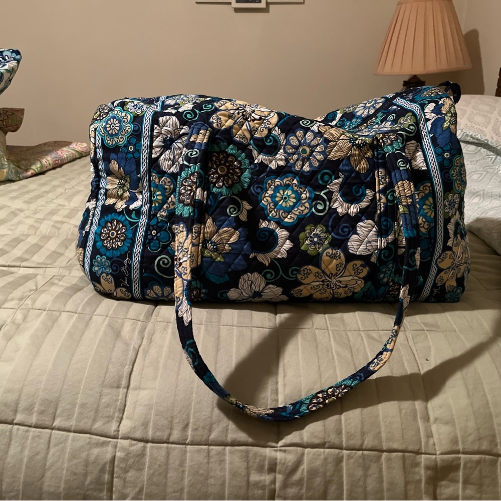 Vera Bardley duffel bag Floral Patterned Women's Bag